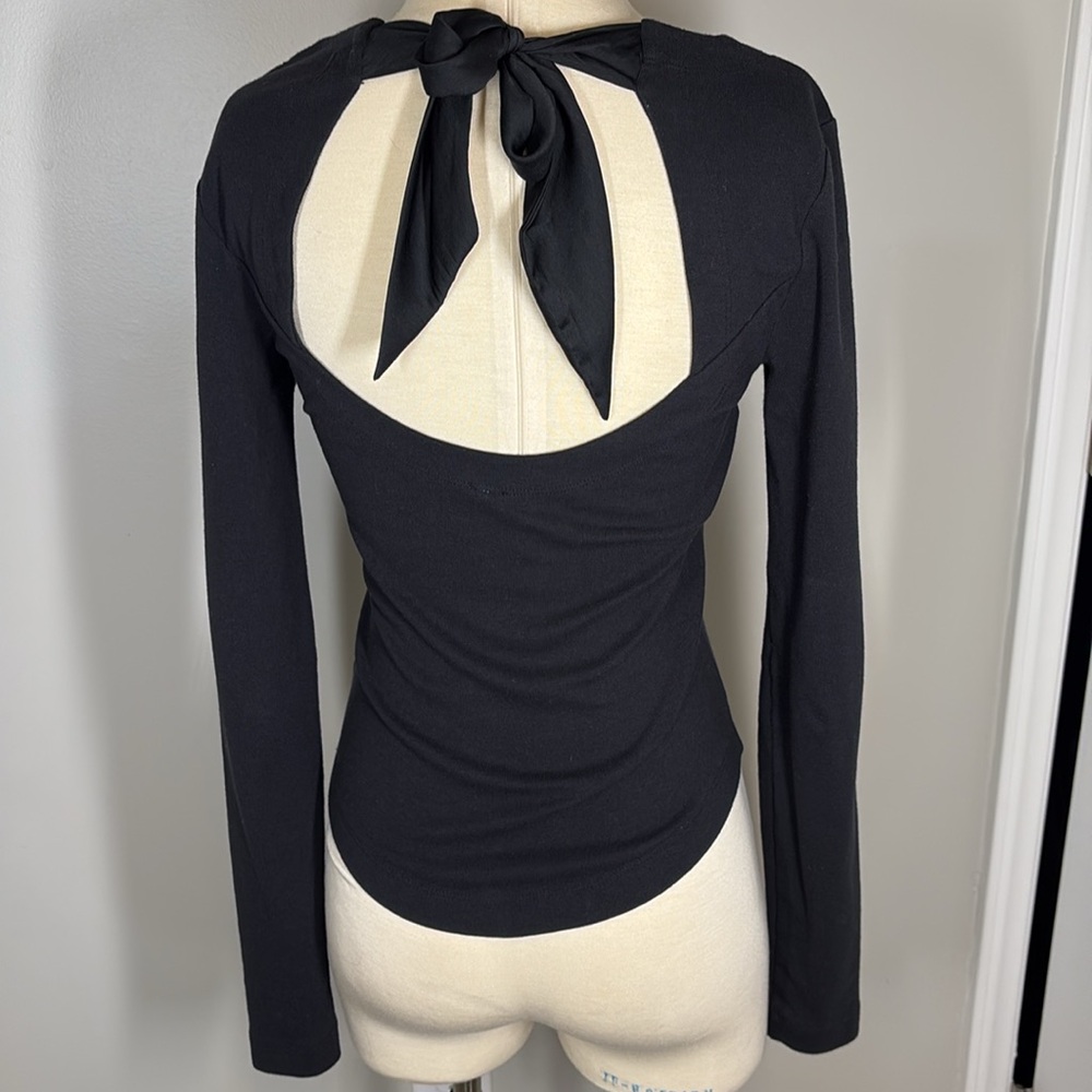 Free people long sleeve V cut top